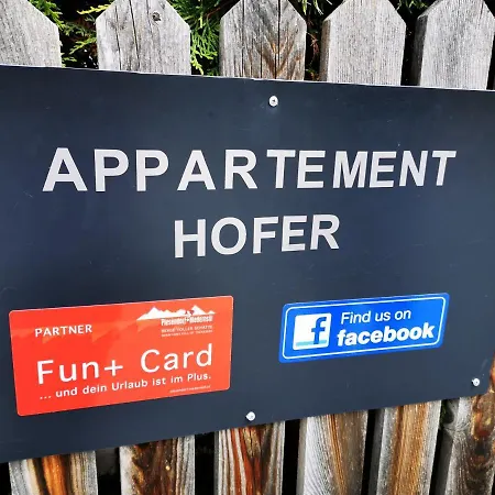 Hofer Apartman *