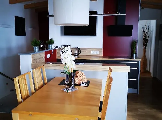 Hofer Apartman *
