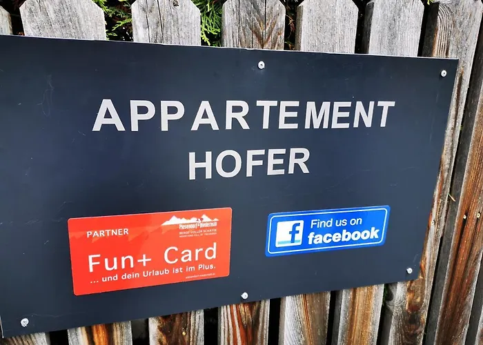 Hofer Apartman *